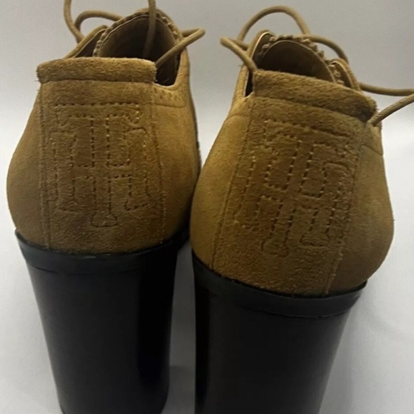 Tommy HilfigerBooties Womens Size 9 M Wingtip Style - Picture 4 of 10